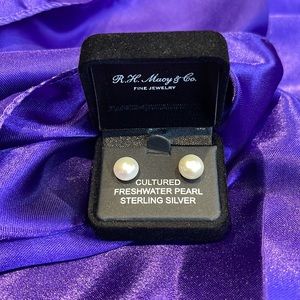 NWT Macy’s Cultured Freshwater Pearl Sterling Silver Stud Earrings. 8mm